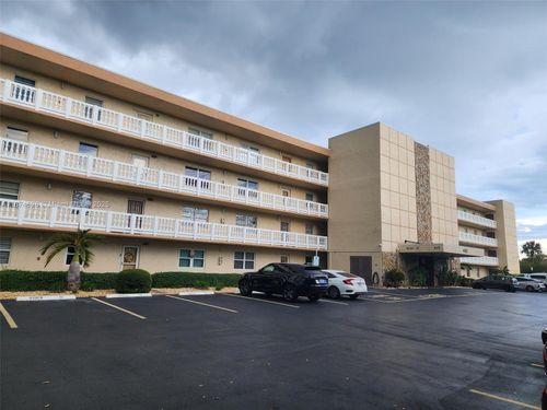 apt-403-425 Se 11th Ter, Dania Beach, FL, 33004-4523 | Card Image