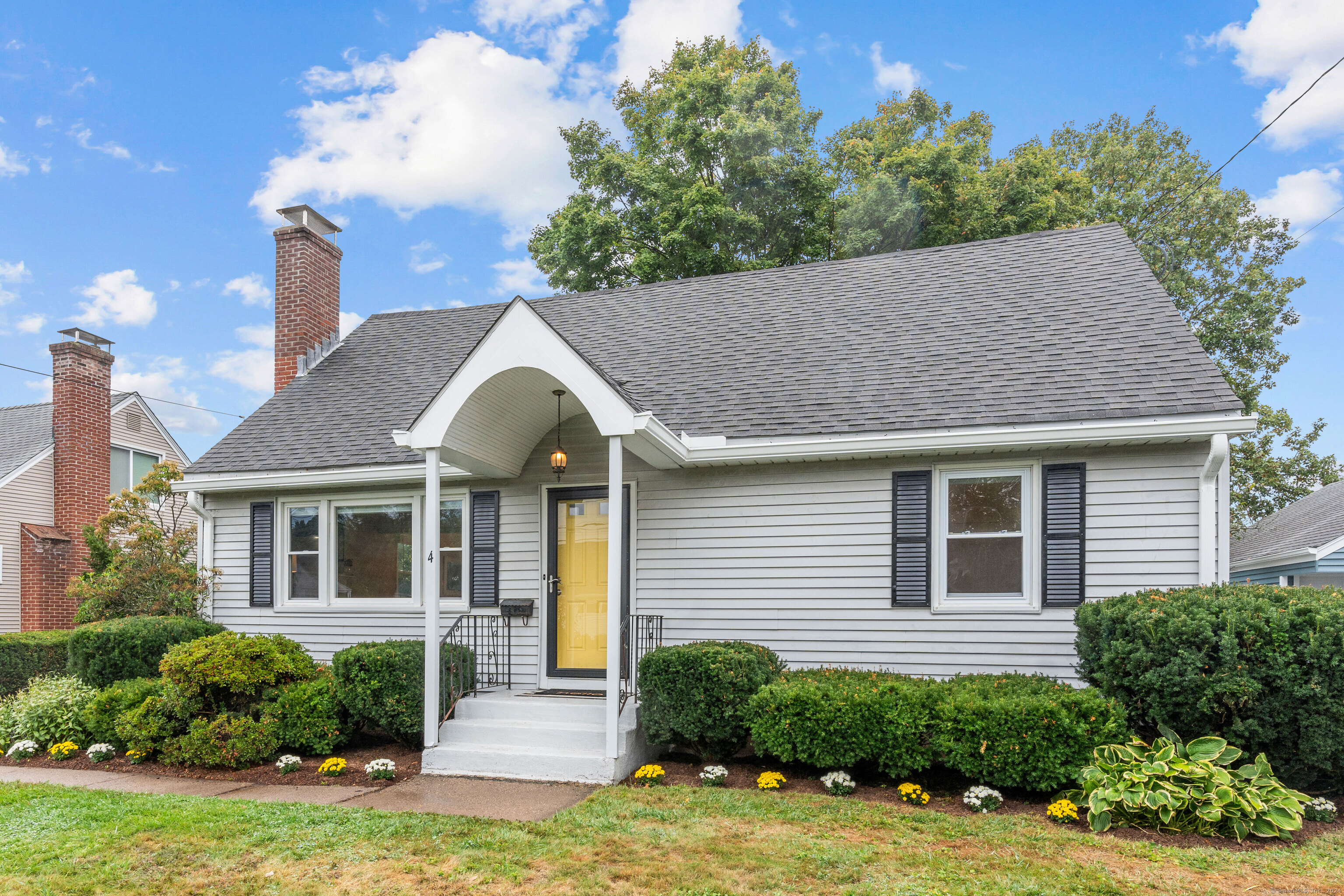 Lewis Ln, West Hartford, CT 06110