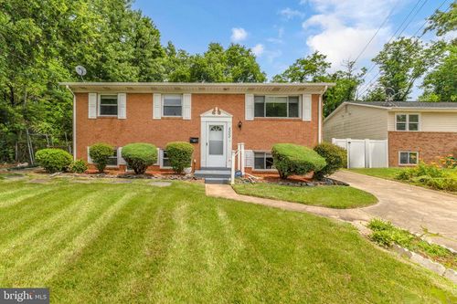 8000 Dellwood Ave, GLENARDEN, MD, 20706-1706 | Card Image