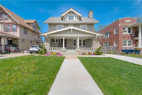 3008 E Linwood Blvd, Kansas City, MO, 64128-1904 | Card Image