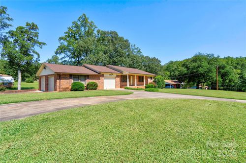 1701 Cedar Creek Rd, Shelby, NC, 28152-7605 | Card Image