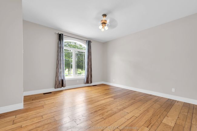 126 Squire Rd, House other with 3 bedrooms, 2 bathrooms and 8 parking in Springbrook ON | Image 18