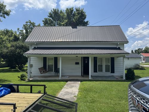 411 W 4th St, Livingston, TN, 38570-1431 | Card Image