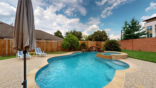 2001 Balsam Lake Ln, Pearland, TX, 77584-3623 | Card Image