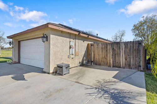 1915 Valley Spring Avenue, Hanford, CA, 93230 | Card Image