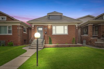 9421 S Rhodes Avenue, House other with 3 bedrooms, 3 bathrooms and 2 parking in Chicago IL | Image 2