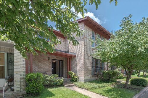 2008 Sandberg Dr, Austin, TX, 78752-2146 | Card Image
