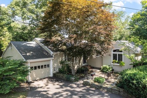 5 Hemlock St, Beverly, MA, 01915-2217 | Card Image