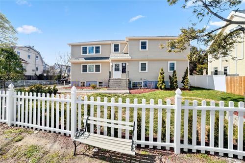 276 5th Ave, New Rochelle, NY, 10801-2033 | Card Image