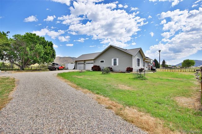 5867 Pe 3/10 Rd, House other with 3 bedrooms, 2 bathrooms and 2 parking in Collbran CO | Image 30