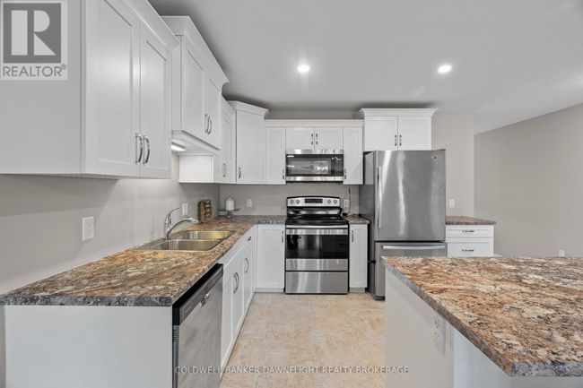 40 Devon Dr, Townhouse with 2 bedrooms, 2 bathrooms and 2 parking in Exeter ON | Image 16