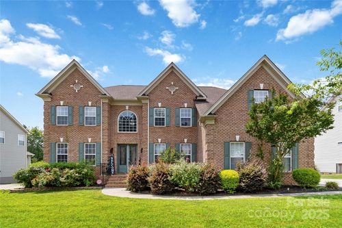 1009 Murandy Ln, Matthews, NC, 28104-8052 | Card Image