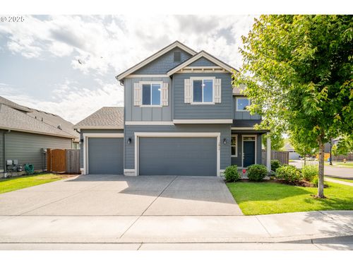 1012 Ne 11th Ct, Battle Ground, WA, 98604-4688 | Card Image