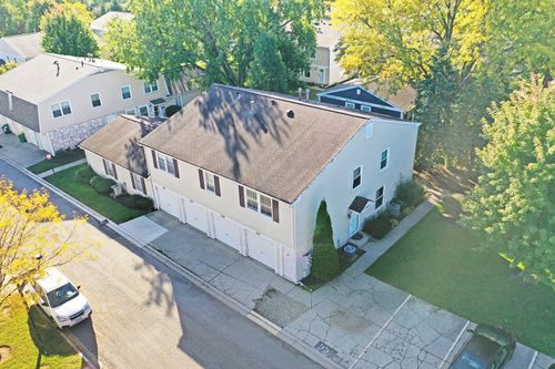 337 Mallard Ct, Vernon Hills, IL, 60061-1917 | Card Image