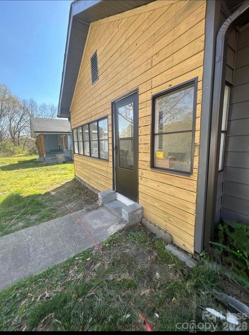 405 S Highland St, Gastonia, NC, 28052-2901 | Card Image