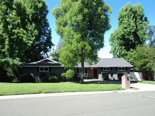 813 Columbia Dr, Sacramento, CA, 95864-5355 | Card Image
