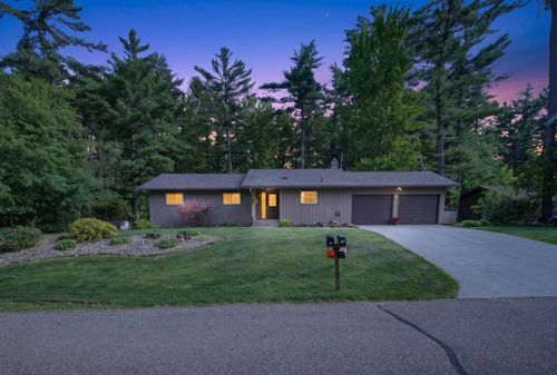 520 Brentwood Dr, Wisconsin Rapids, WI, 54494-5706 | Card Image