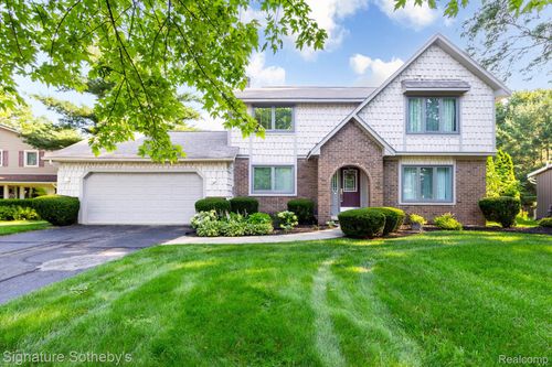 4086 Cherry Garden Dr, Commerce Twp, MI, 48382-1001 | Card Image