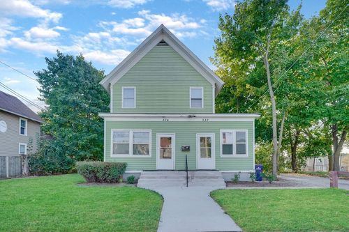 334-332-334 Saint Charles St, Elgin, IL, 60120-7826 | Card Image