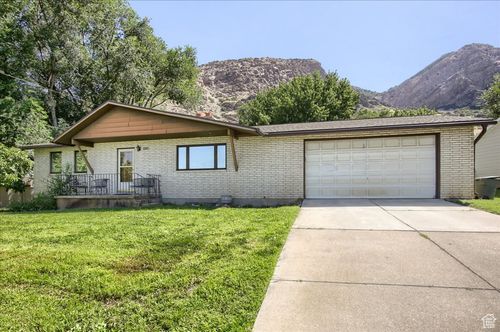 886 Harrison Blvd, Ogden, UT, 84404-6624 | Card Image