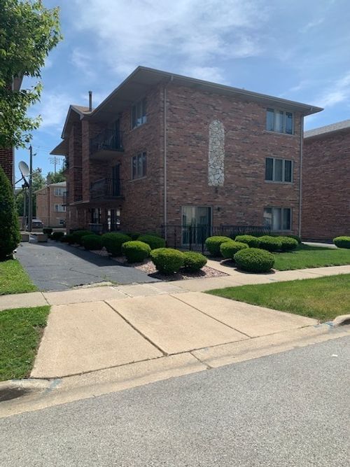 2w-10541 Parkside Avenue, Chicago Ridge, IL, 60415 | Card Image