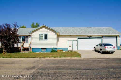18 2nd St Sw, Bowman, ND, 58623-4260 | Card Image