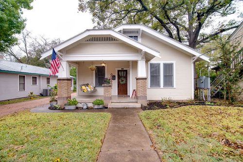 113 W Creek St, Fredericksburg, TX, 78624-3730 | Card Image