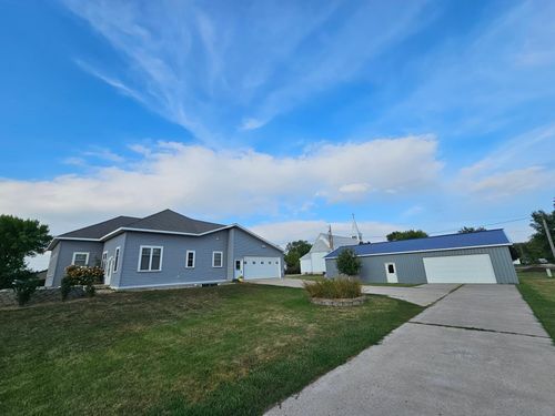 205 1st St N, Fairmount, ND, 58030-4009 | Card Image