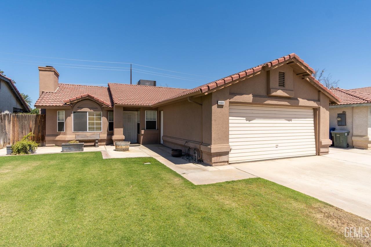 Cascade Falls Ct, Bakersfield, CA 93313