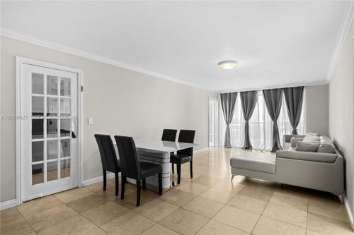 902-18011 Biscayne Blvd, Aventura, FL, 33160-2598 | Card Image