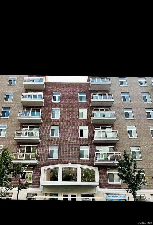 4d-65-38 Austin St, Rego Park, NY, 11374-4673 | Card Image