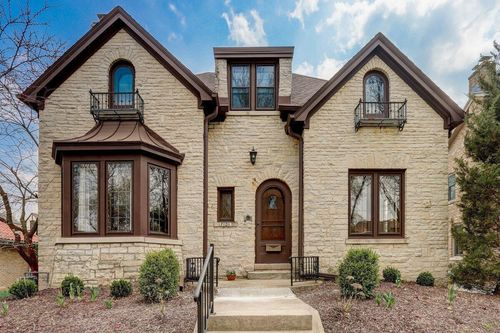 7023 Grand Parkway, Wauwatosa, WI, 53213 | Card Image