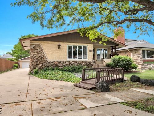 10208 S Saint Louis Avenue, Evergreen Park, IL, 60805 | Card Image