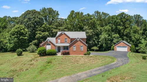 215 Hoile Ln, HUNTINGTOWN, MD, 20639-9084 | Card Image