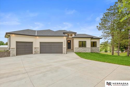 18400 Nicholas Rd, Plattsmouth, NE, 68048-7342 | Card Image