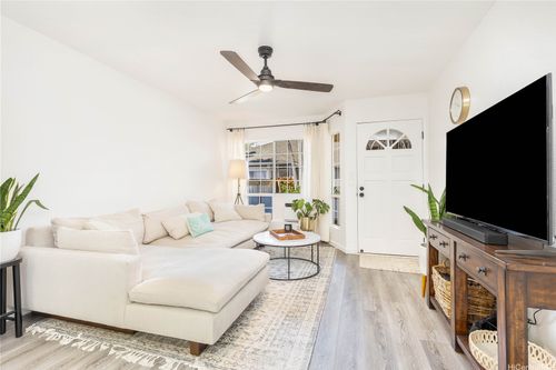 11g-468 Mananai Pl, Honolulu, HI, 96818-5334 | Card Image