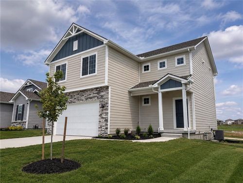 9641 N Colrain Ave, Kansas City, MO, 64154-1329 | Card Image