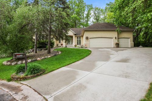 1711 Little Crow Dr, South Saint Paul, MN, 55075-1215 | Card Image