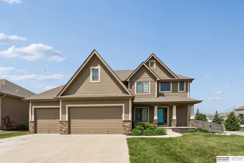8416 S 104 Street, La Vista, NE, 68128 | Card Image