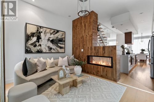 th-07-837 Broadview Avenue, Toronto (Playter Estates-Danforth), ON, M4K2P9 | Card Image