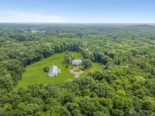 447 Stagecoach Rd, MILLSTONE TOWNSHIP, NJ, 08510-1528 | Card Image