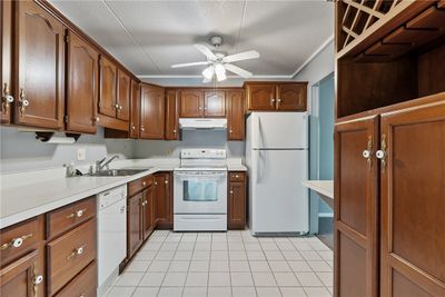 4206 Charlemagne Cir, Condo with 2 bedrooms, 2 bathrooms and 2 parking in Ross Twp PA | Image 3