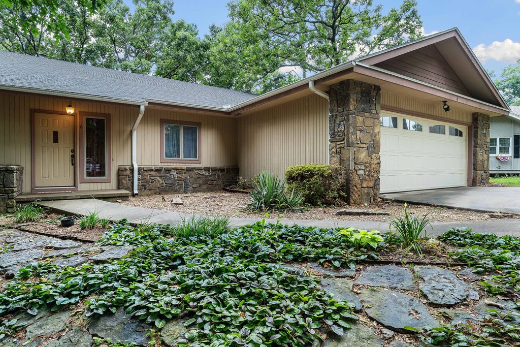 Newnham Cir, Bella Vista, AR 72714