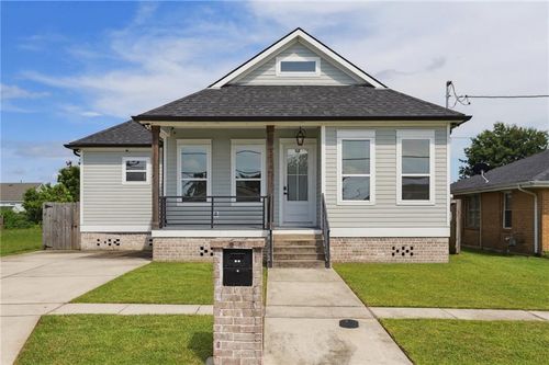 2313 Aycock St, Arabi, LA, 70032-1427 | Card Image