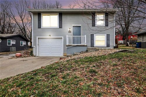 440 N Grover St, Liberty, MO, 64068-1618 | Card Image