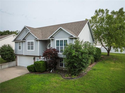 1415 Kimberly Dr, Warrensburg, MO, 64093-2579 | Card Image