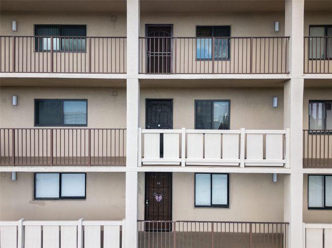APT-803 - 2206 S Cypress Bend Dr, Condo with 2 bedrooms, 2 bathrooms and null parking in Pompano Beach FL | Image 39