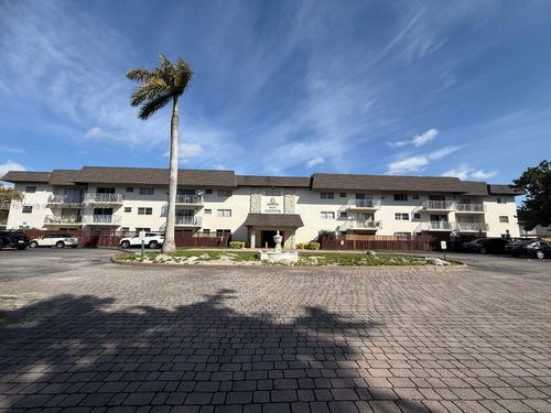 ofc-125w-8601 Sw 94th St, Miami, FL, 33156-7367 | Card Image