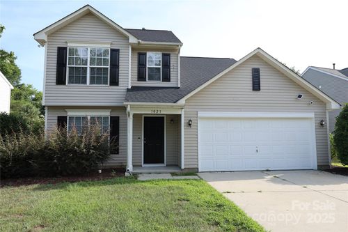 1021 Meadowbrook Ln Sw, Concord, NC, 28027-1738 | Card Image
