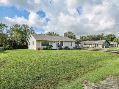 8485 22nd Street, House other with 3 bedrooms, 2 bathrooms and null parking in Vero Beach FL | Image 3